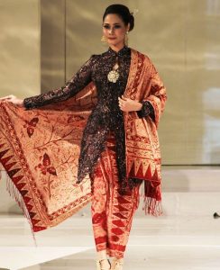 All About Kebaya: Indonesia's Traditional Formal Wear for Women ...