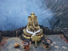 Experience-Lord-Ganesha-at-Mount-Bromo