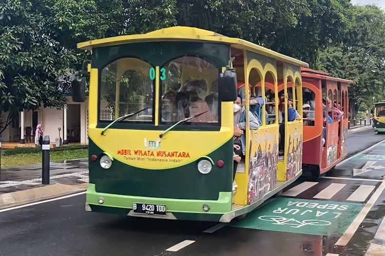 Electric bus at TMII