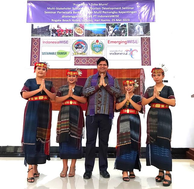 Amol Titus with Sumateran Tor Tor Dancers at Lake Toba