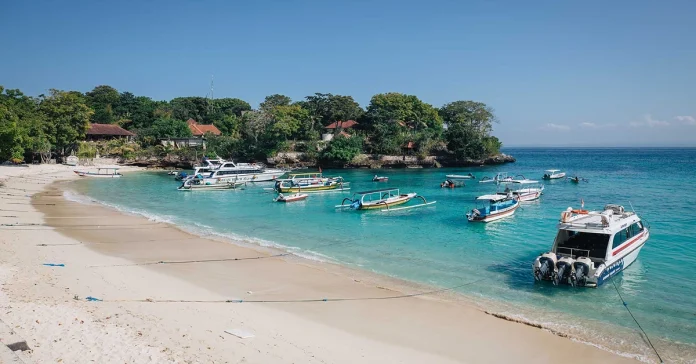 10 Unforgettable Things to Experience in Bali Hai Pontoon, Nusa Lembongan Island