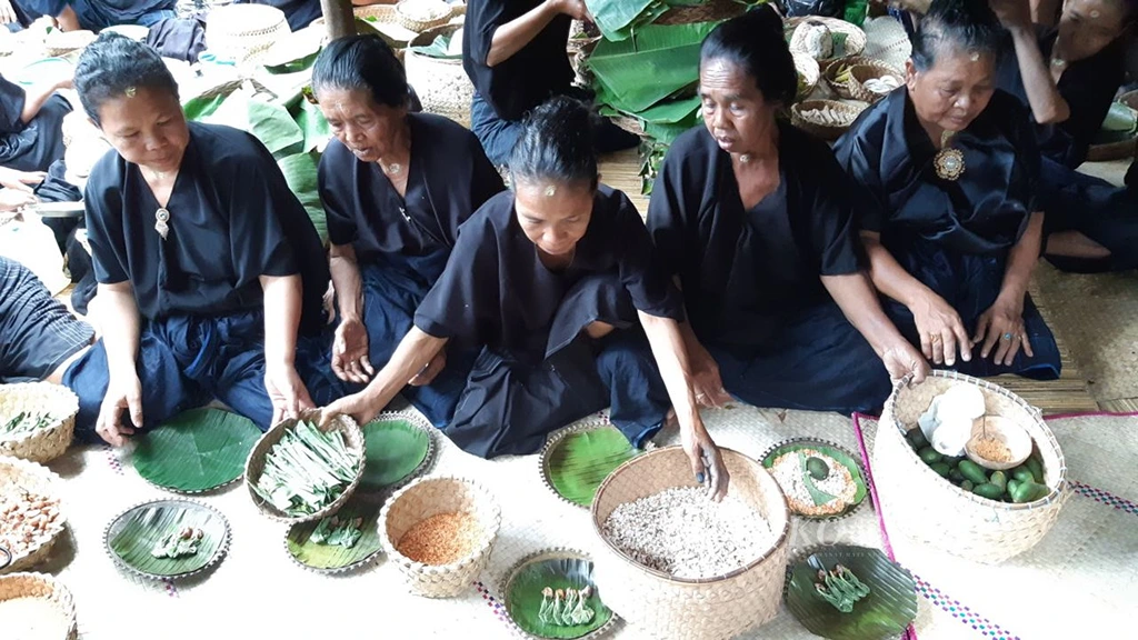 Andingingi ritual Kajang Tribe