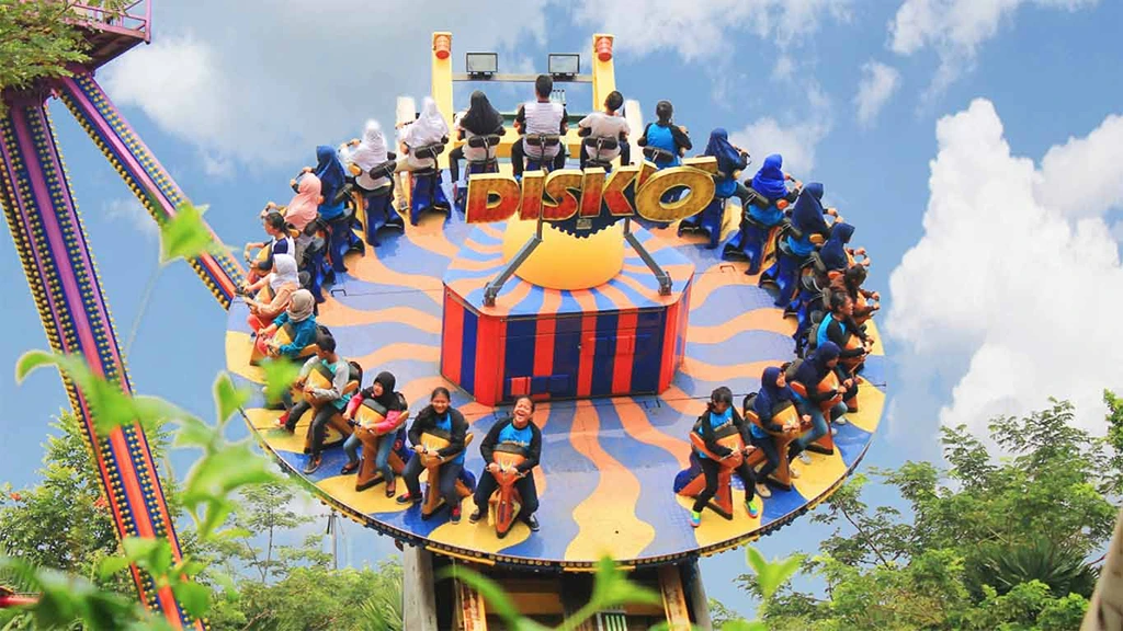 Explore All Ages Rides at Jungleland Adventure Theme Park Sentul Carnivalia Zone Disk O