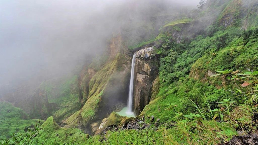 Air Terjun Penimbung Waterfall in West Lombok