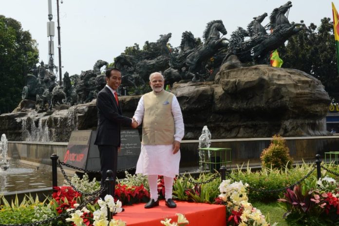 Leaders of India and Indonesia against the Arjuna Wijaya Statue