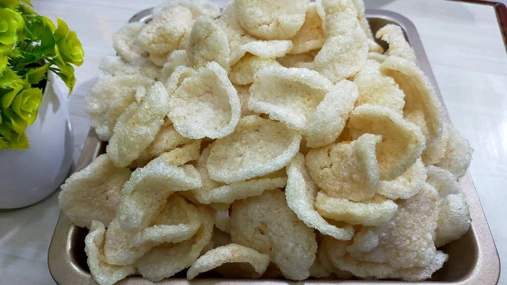 Delicious and Simple Ways to Use Leftover Rice Kerupuk Crackers